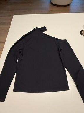 Abercrombie & Fitch Black long sleeve